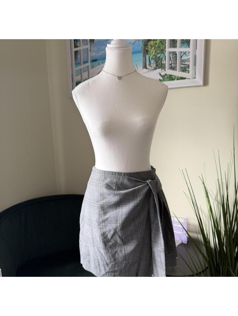 ARITZIA Wilfred grey plaid mini skirt with tie waist
